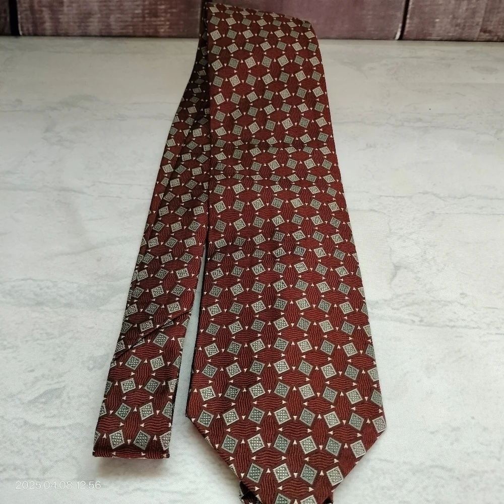 Trendy GENESIS Imported Silk Necktie Tie Rust Gray Geometric Square Jacquard
